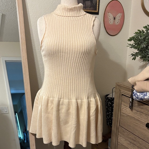 Free People Dresses & Skirts - Sleeveless Cream Ribbed Dress